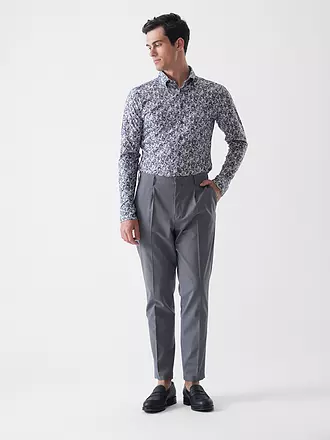 BOSS | Anzughose
Marca: BOSS
Color: gris
Categorías: Moda, Hombre
Etiquetas: Consejo de moda

Material: Lana virgen, Poliéster / Poliamida, Elástico
Diseño: Liso
Largo (pantalones/vaqueros): Largo normal
Estilo: Smart Business
Altura de la cintura: Tiro medi | grau